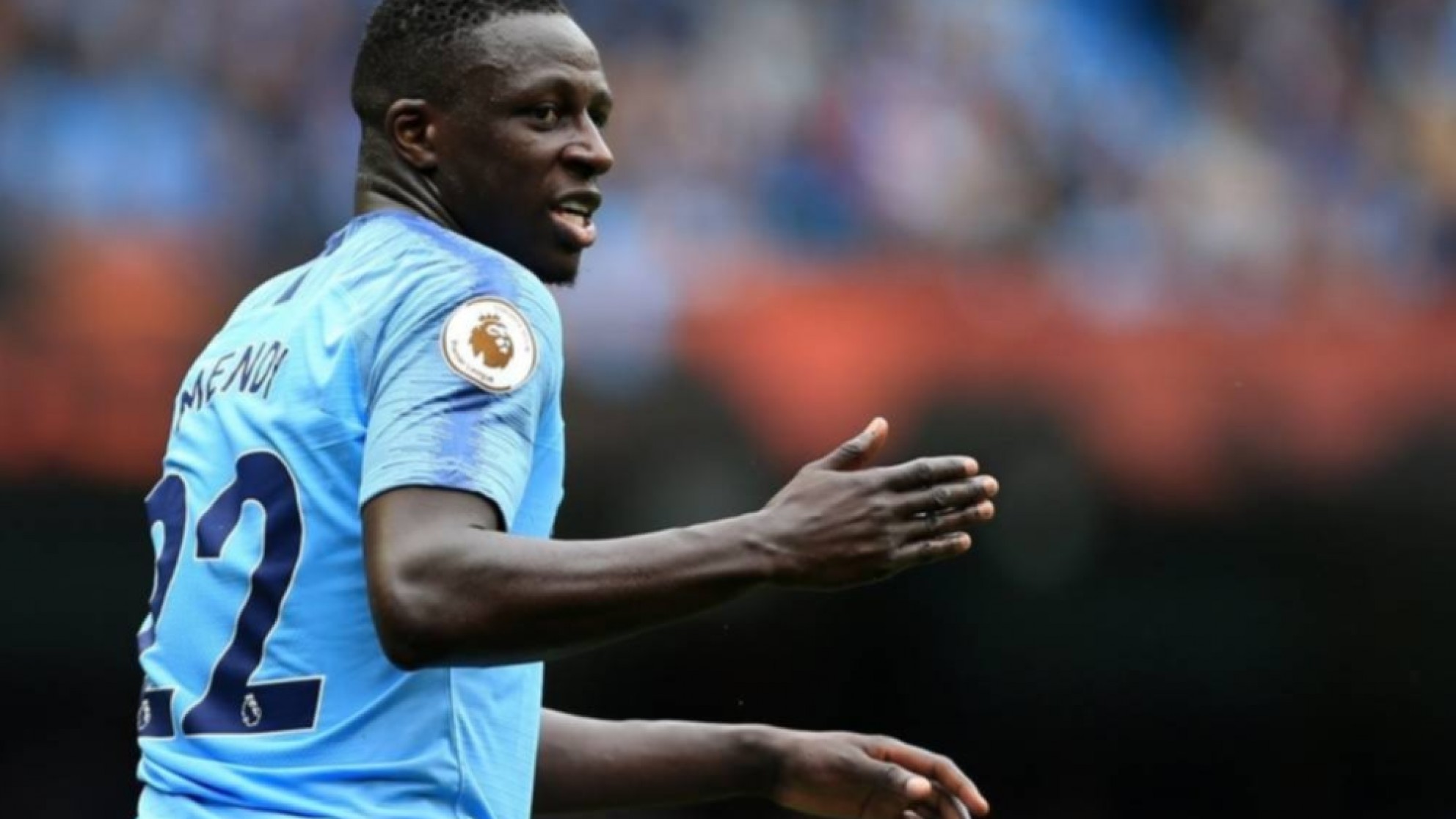Acusado de siete violaciones y una agresión, el futbolista Mendy recuperó la libertad